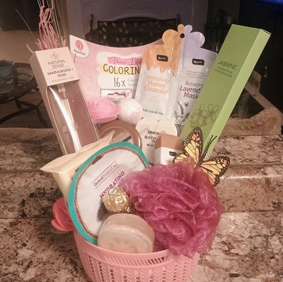 Women's Self-care Pamper Me Basket Birthday Anniversary Christmas - Picture 1 of 5